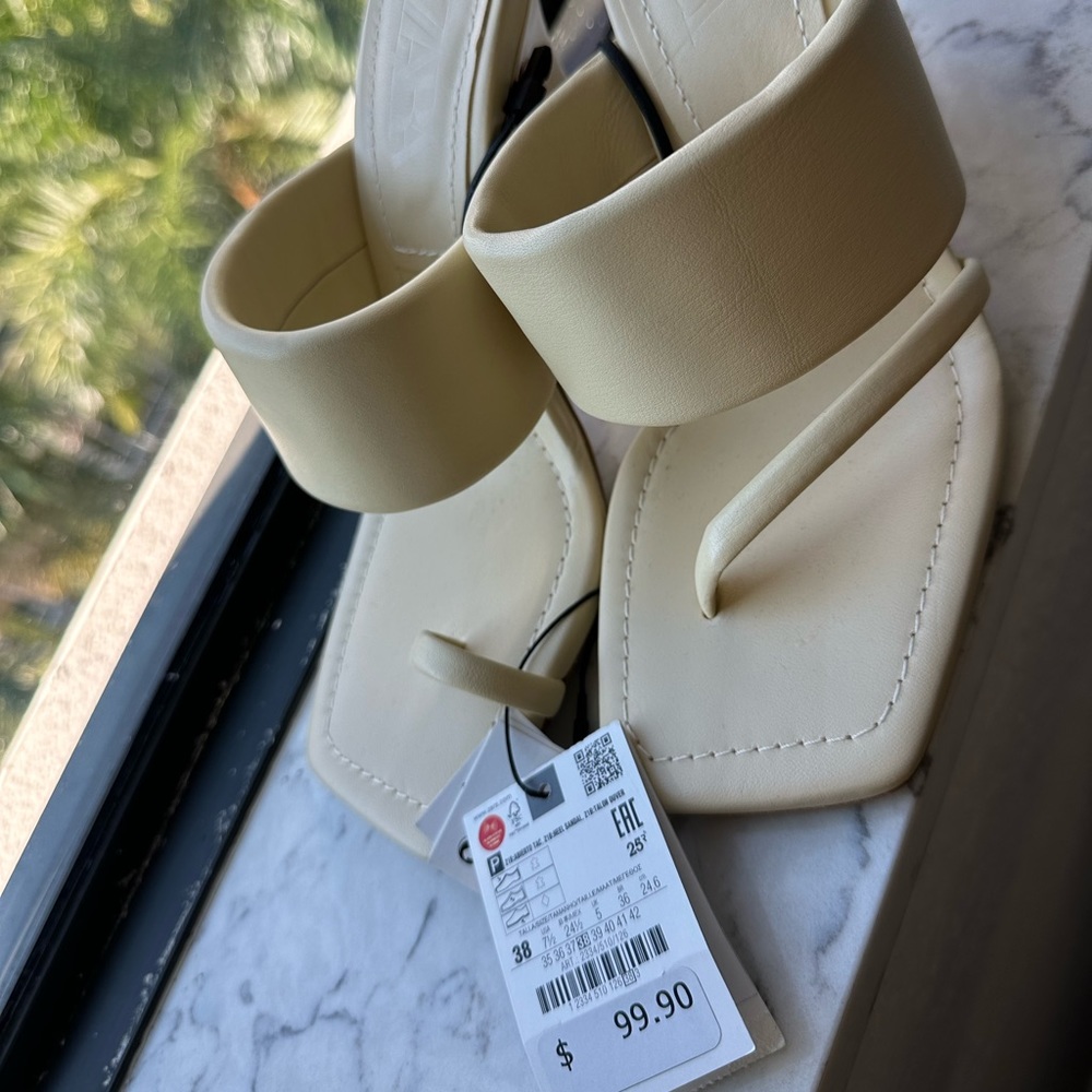 Zara sandals size 38 / 7 1/2